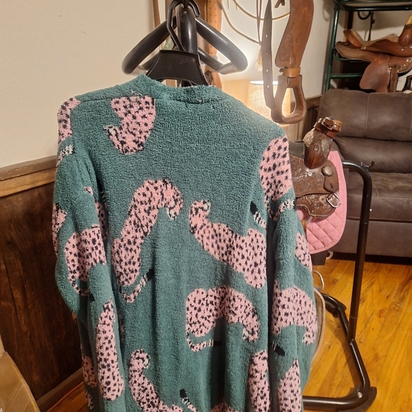 CARDIGAN FROM BLAKELEY GREEN WITH PINK LEOPARDS AND BLACK SPOTS. P/S - Picture 2 of 3